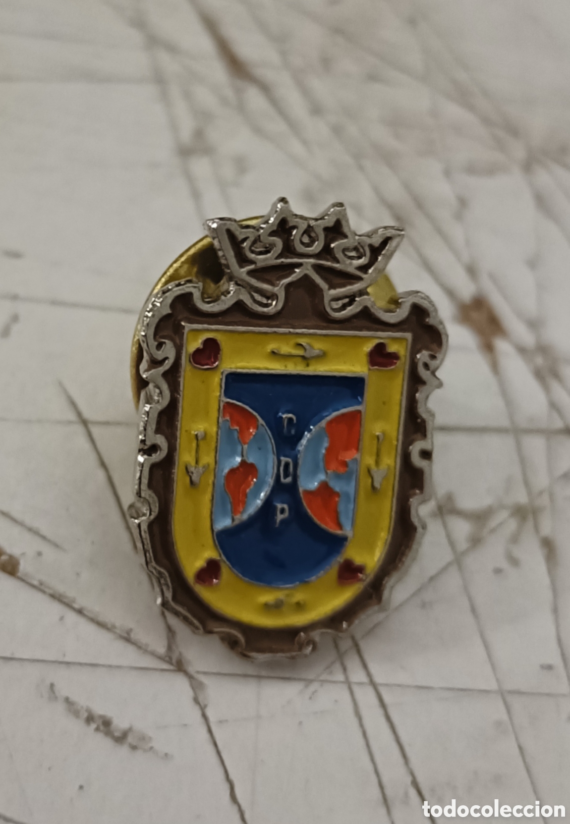 Coleccionismo deportivo: Pin de futbol. C. D. P. - Foto 1