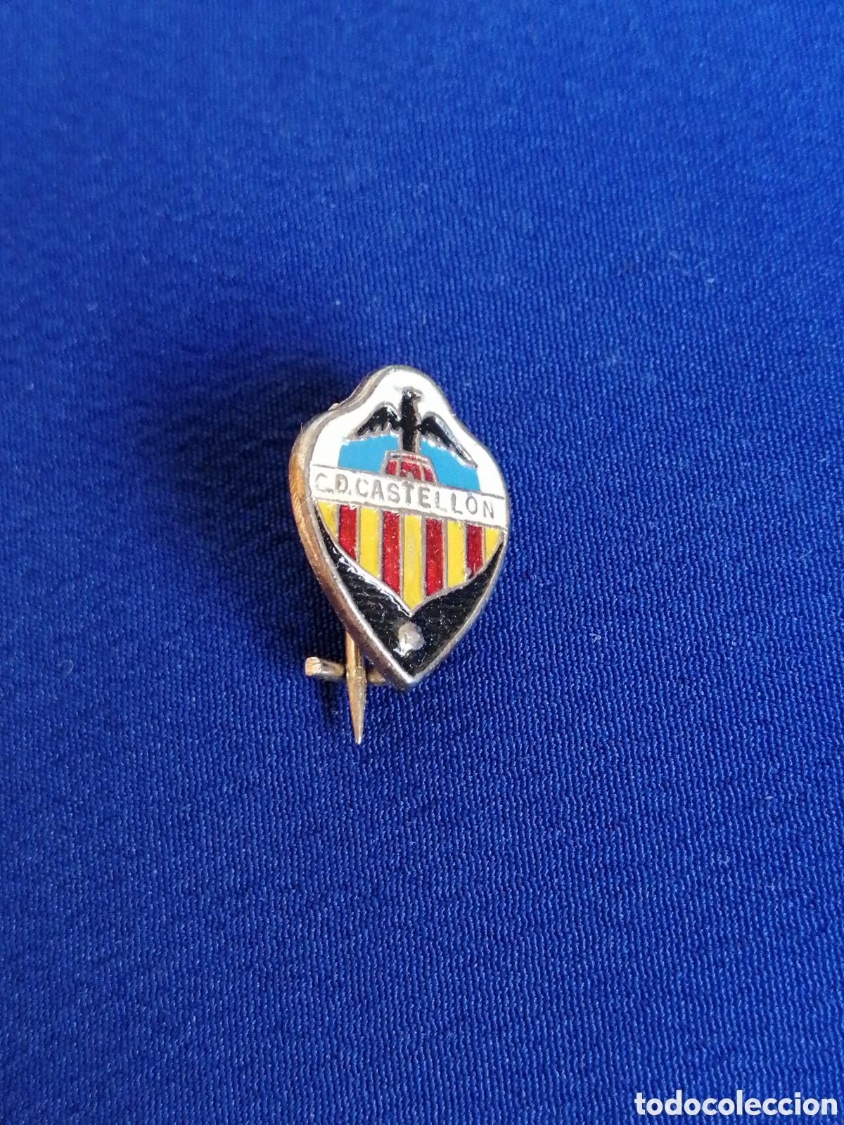 Coleccionismo deportivo: CLUB DEPORTIVO CASTELLON INSIGNIA DE ALFILER