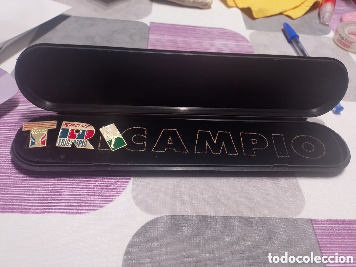 Coleccionismo deportivo: funda de pins tricampio - Foto 1