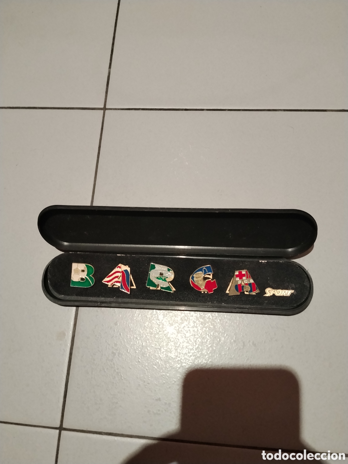 Coleccionismo deportivo: Pins del bar&ccedil;a antiguos - Foto 1
