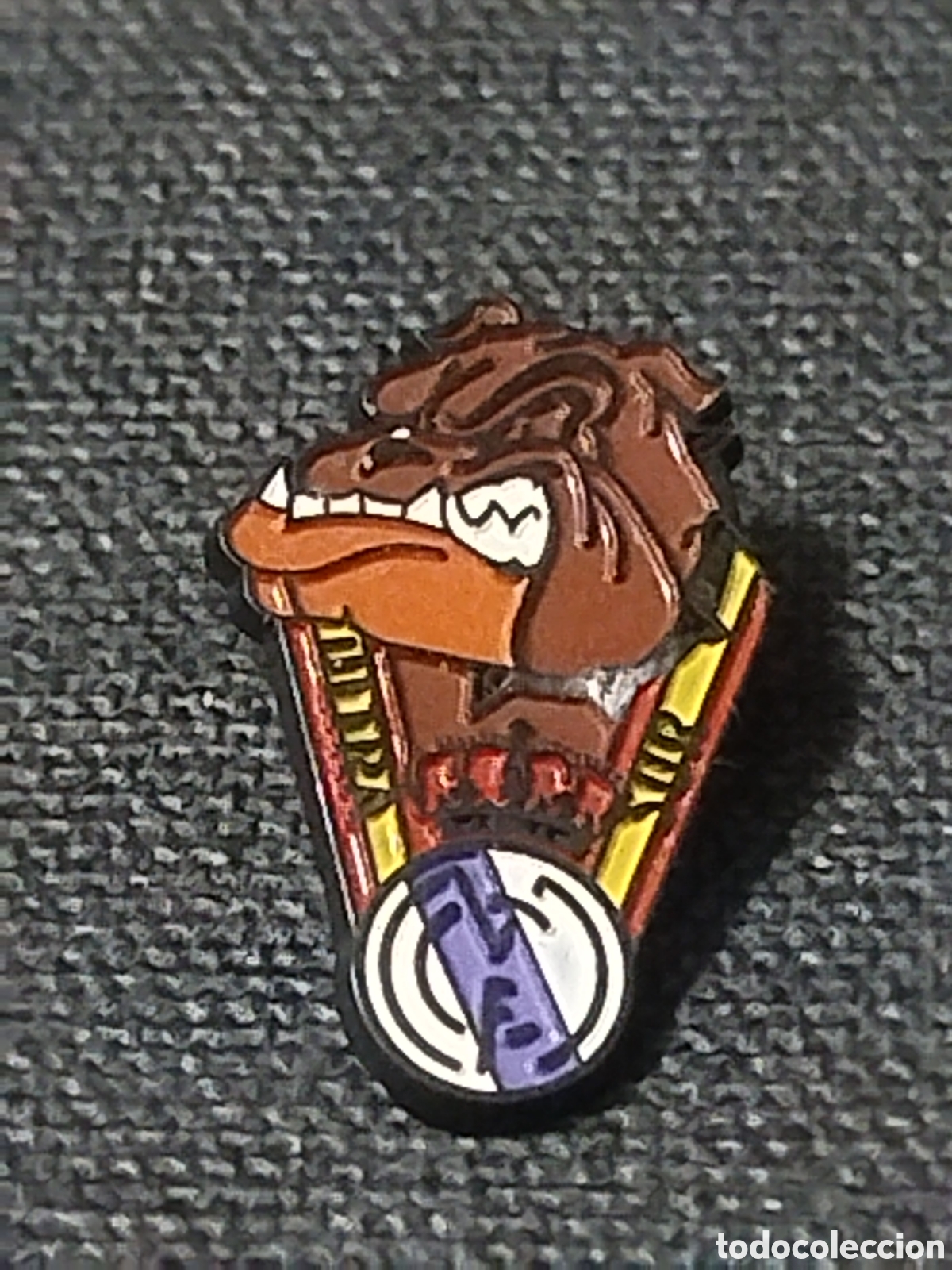 Coleccionismo deportivo: INSIGNIA DE FUTBOL.ULTRAS SUR R.MADRID