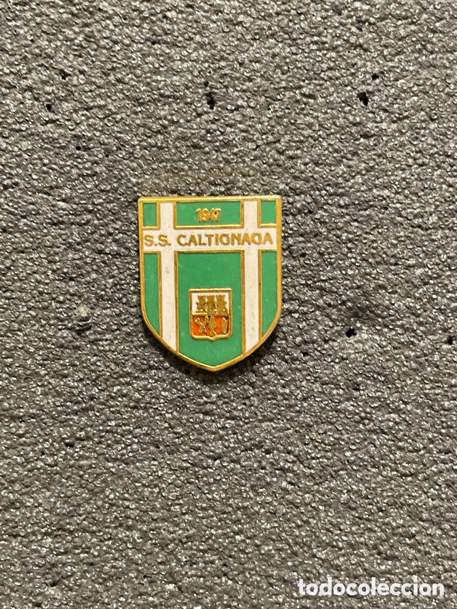 Coleccionismo deportivo: Pin 74 S.S. CALTIGNAGA - Caltignaga - Foto 1