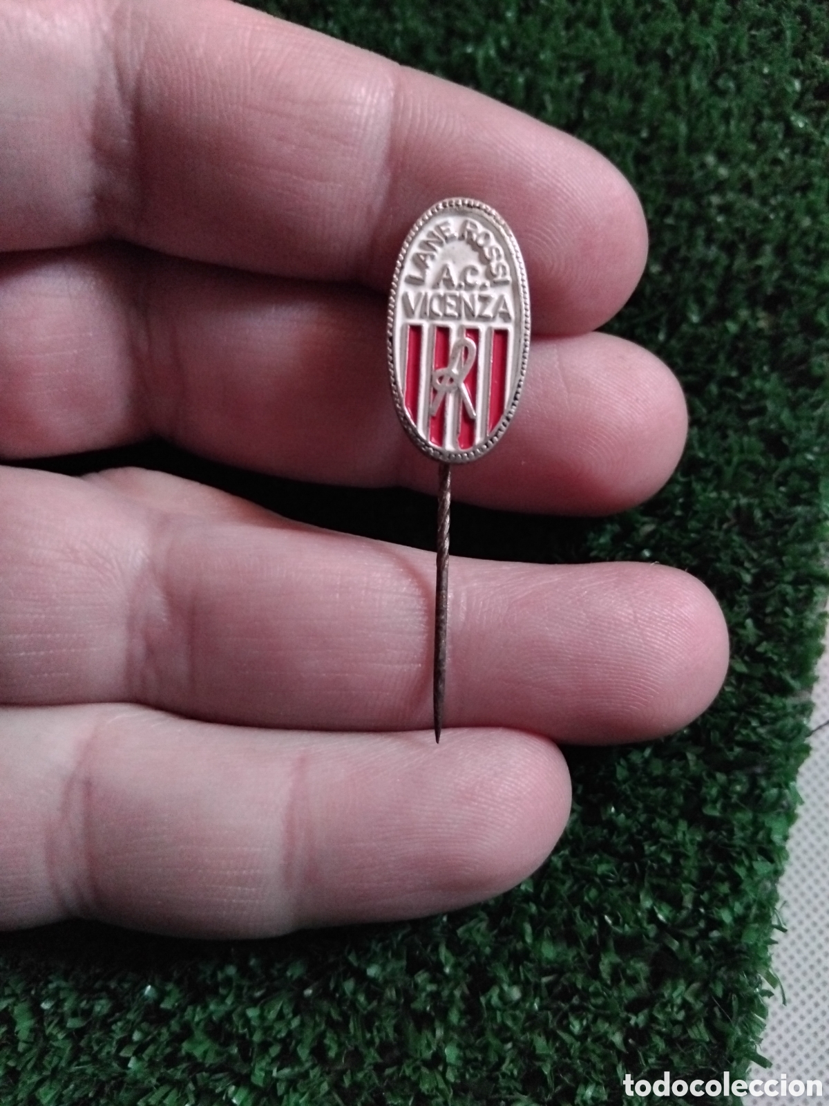 Colecionismo desportivo: Insignia de aguja del L.R Vicenza