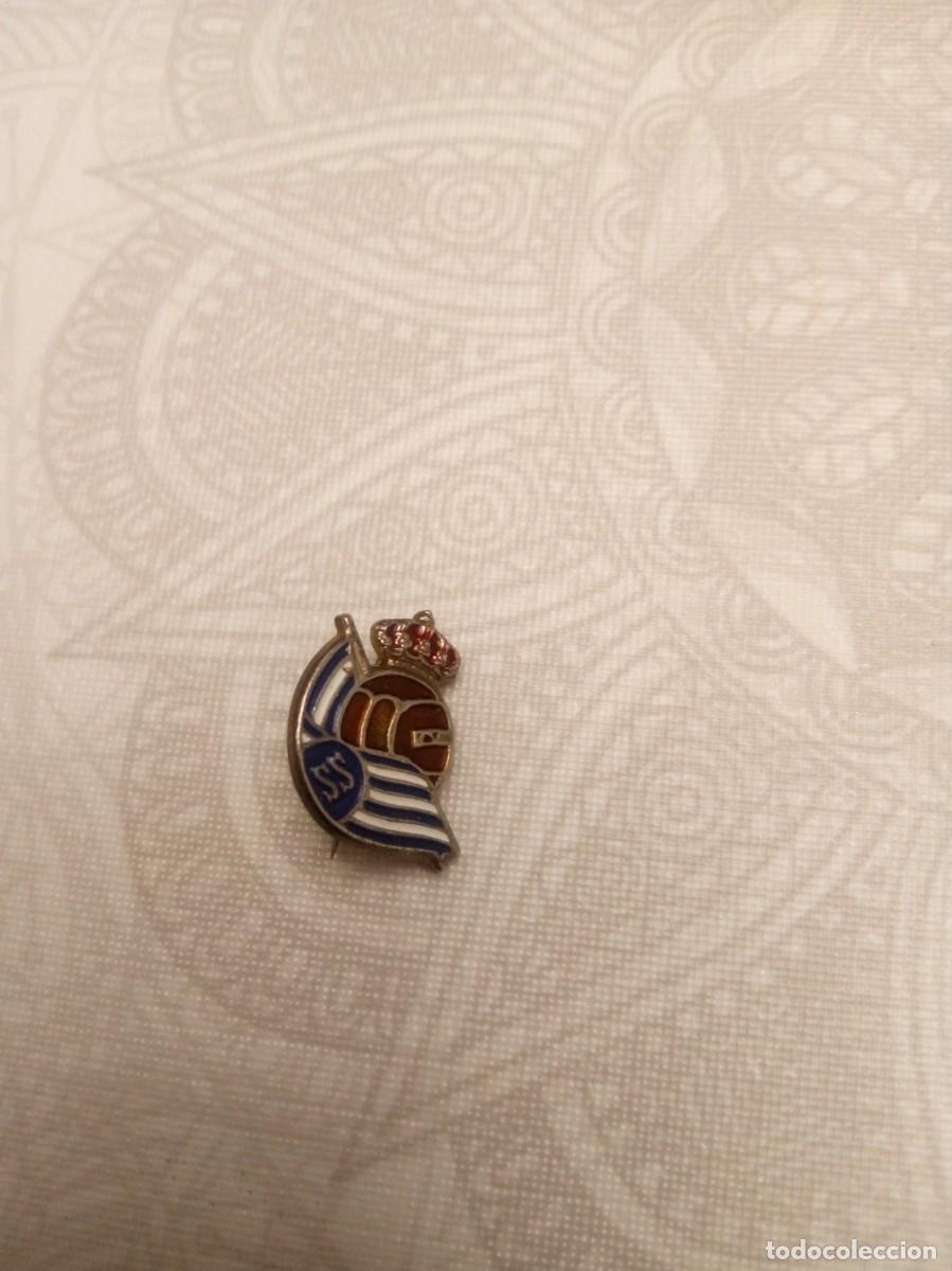 Coleccionismo deportivo: Insignia de la Real Sociedad - Foto 1