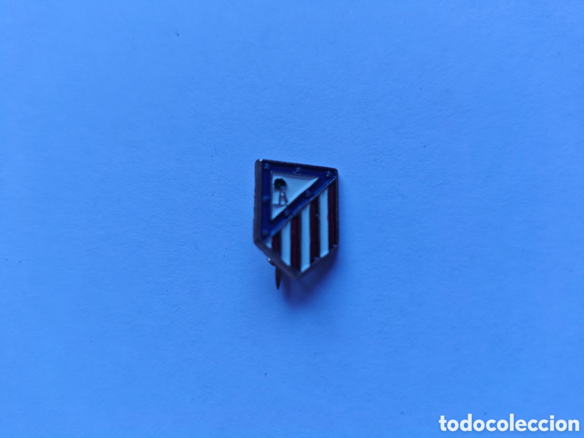 Colecionismo desportivo: Insignia Atl&eacute;tico de Madrid siglo XX.