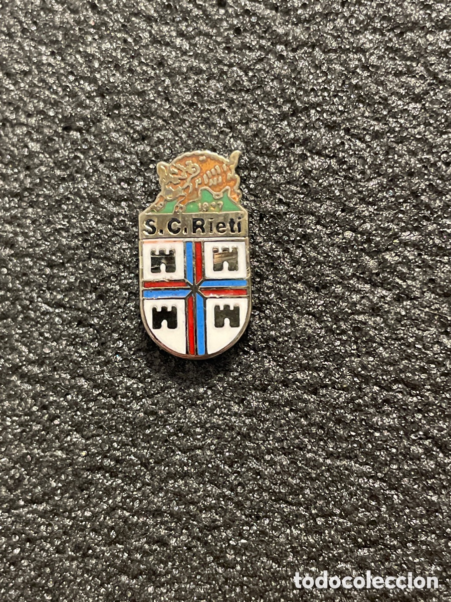 Coleccionismo deportivo: Pin 176 S.C. RIETI - Rieti
