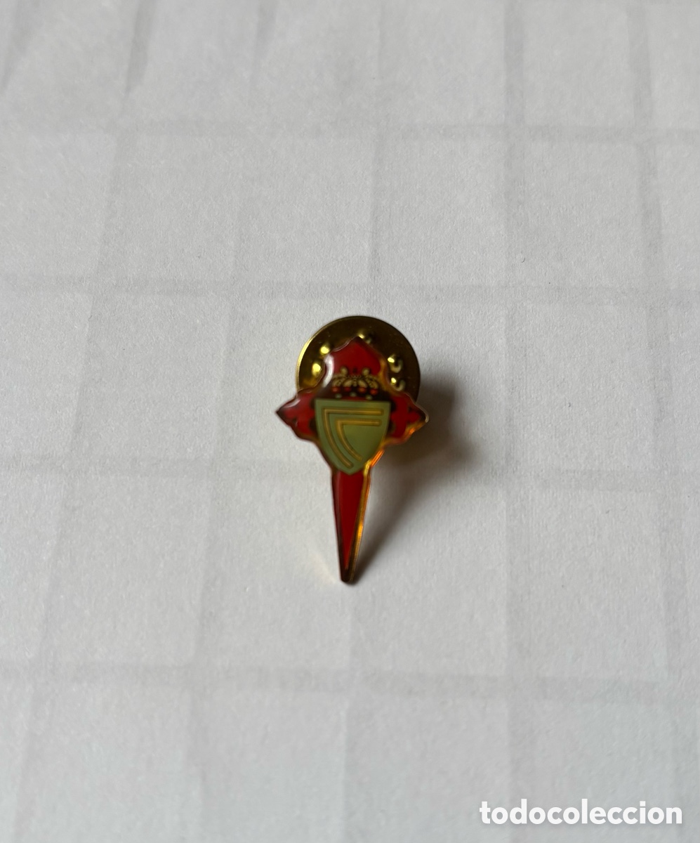 Coleccionismo deportivo: Pin Escudo Celta de vigo - Foto 1