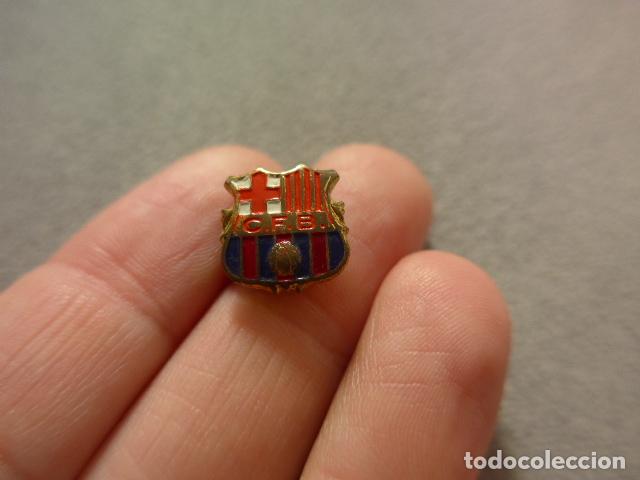 Coleccionismo deportivo: Antigua insignia del CFB, Club de Futbol de Barcelona, original. Bar&ccedil;a.