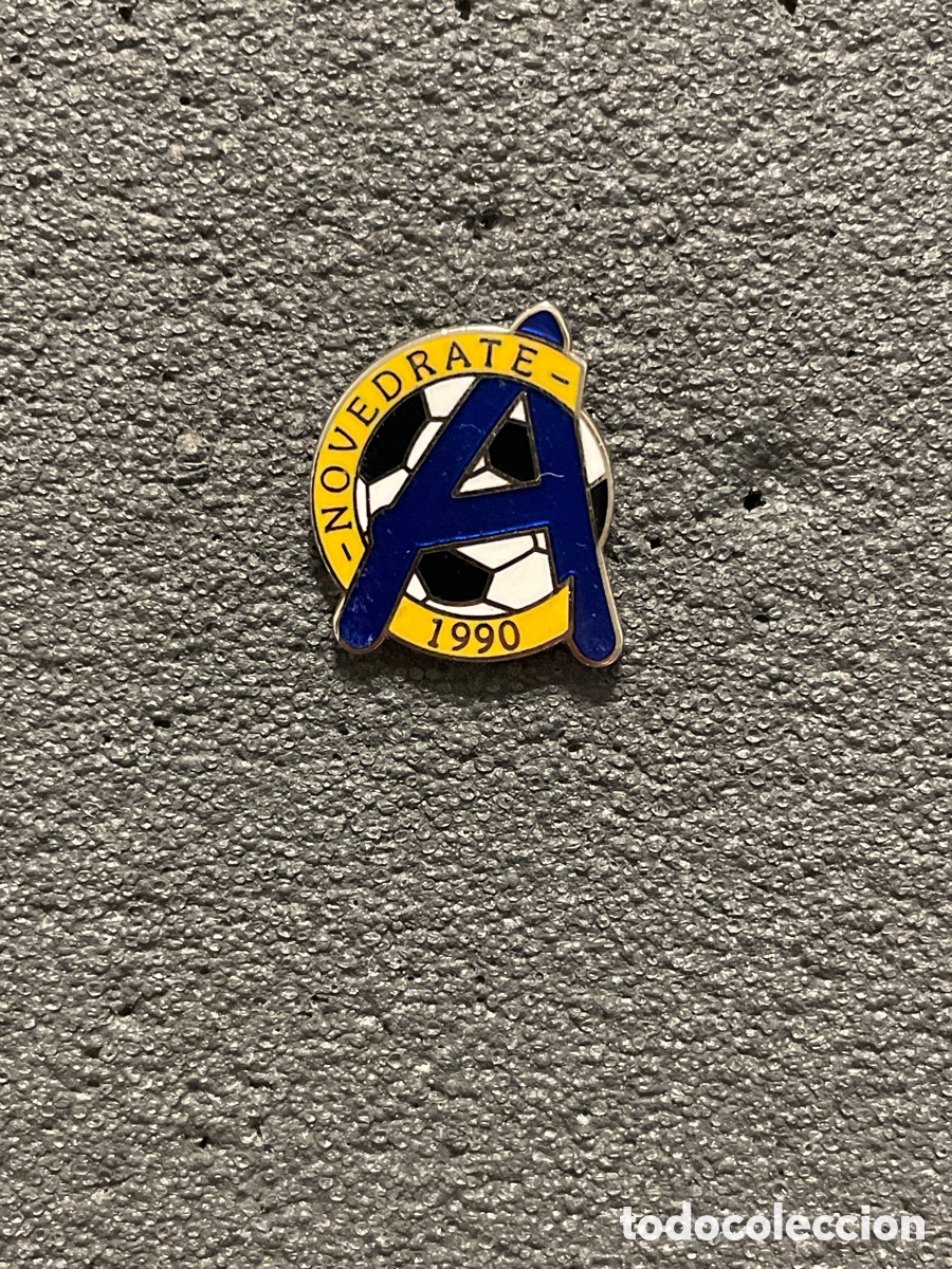 Coleccionismo deportivo: Pin 234 A.C. NOVEDRATE - Novedrate