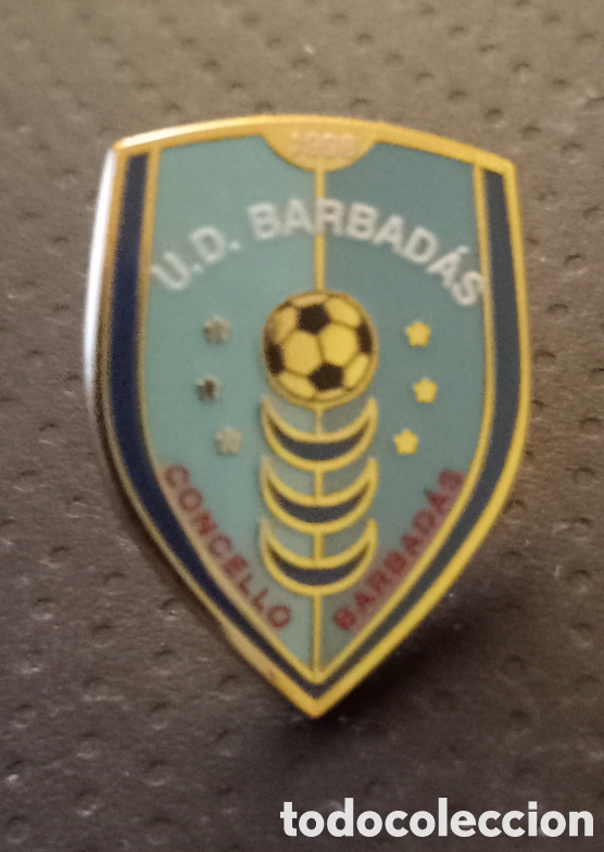 Coleccionismo deportivo: PIN F&Uacute;TBOL U.D.BARBADAS