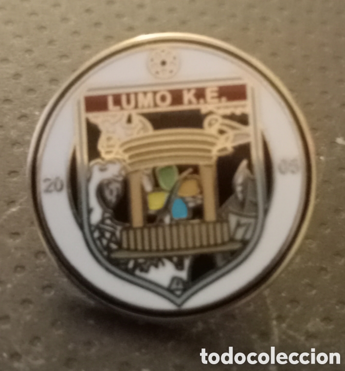 Coleccionismo deportivo: PIN F&Uacute;TBOL LUMO K.E. - Foto 1