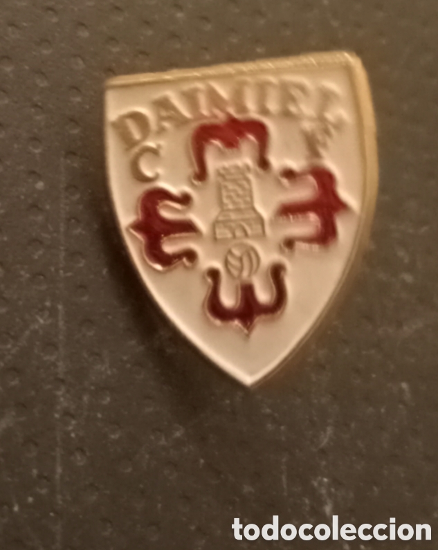 Coleccionismo deportivo: PIN F&Uacute;TBOL DAIMIEL C.F.