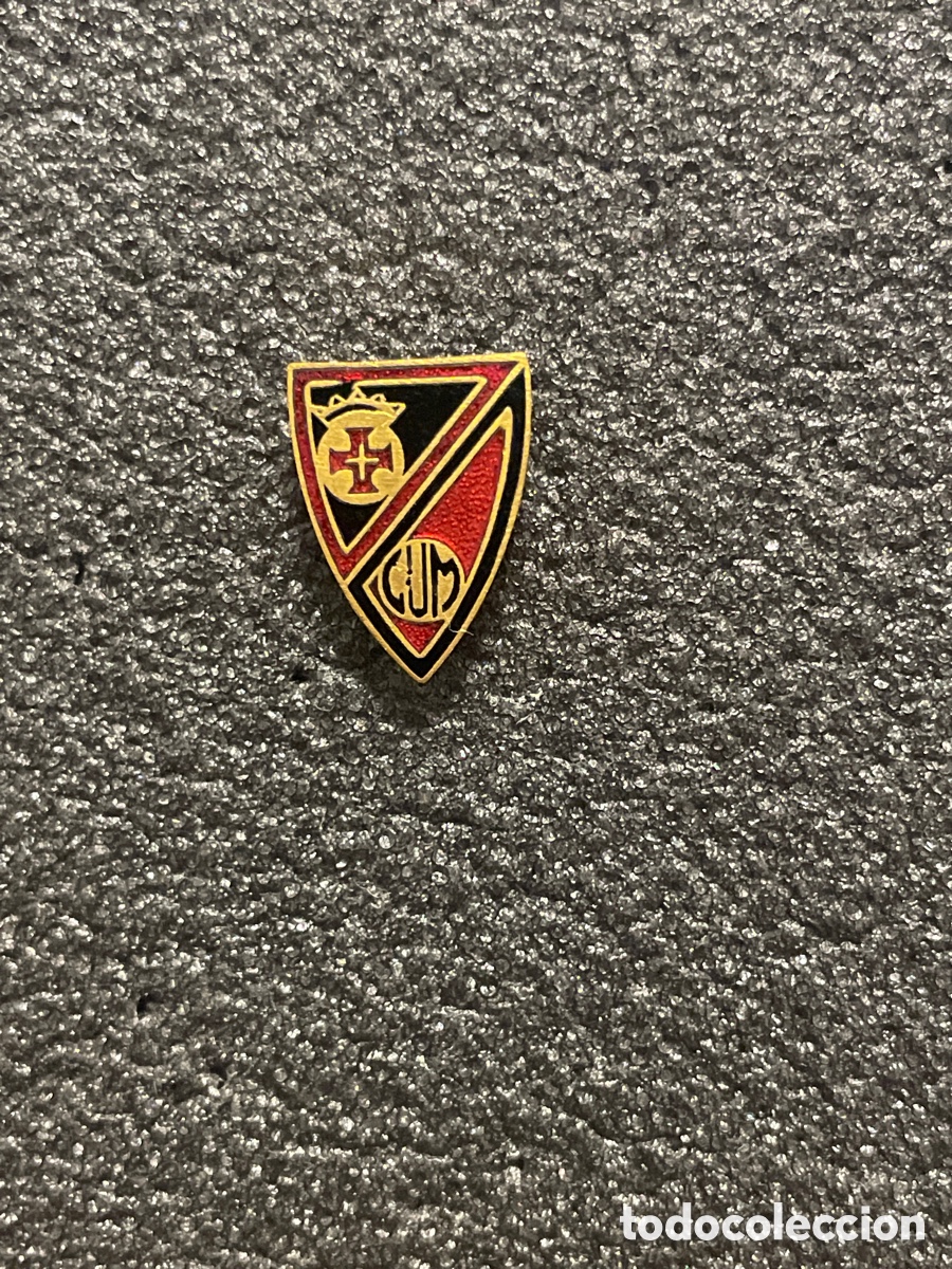 Coleccionismo deportivo: Pin 33 CLUB UNIAO MICAELENSE - Ponta Delgada