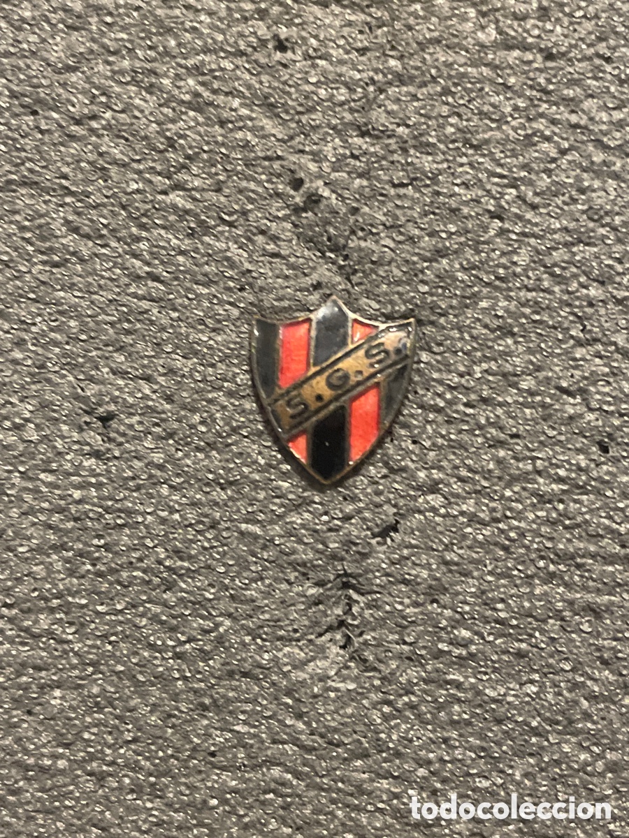 Coleccionismo deportivo: Pin 46 SPORT GRUPO SACAVENENSE - Sacavem