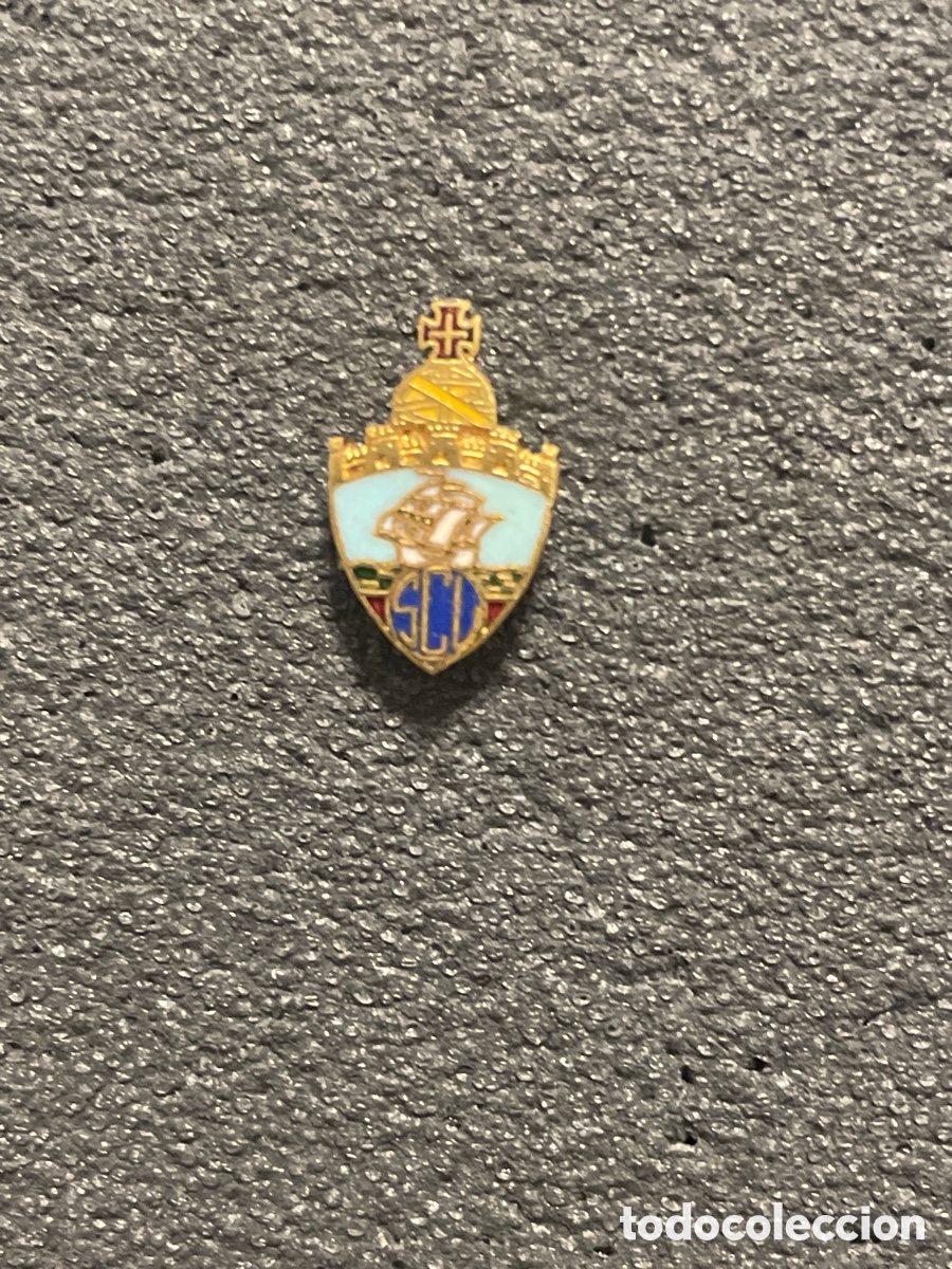 Coleccionismo deportivo: Pin 47 SPORT CLUBE VIANENSE - Viana do Castell&oacute;