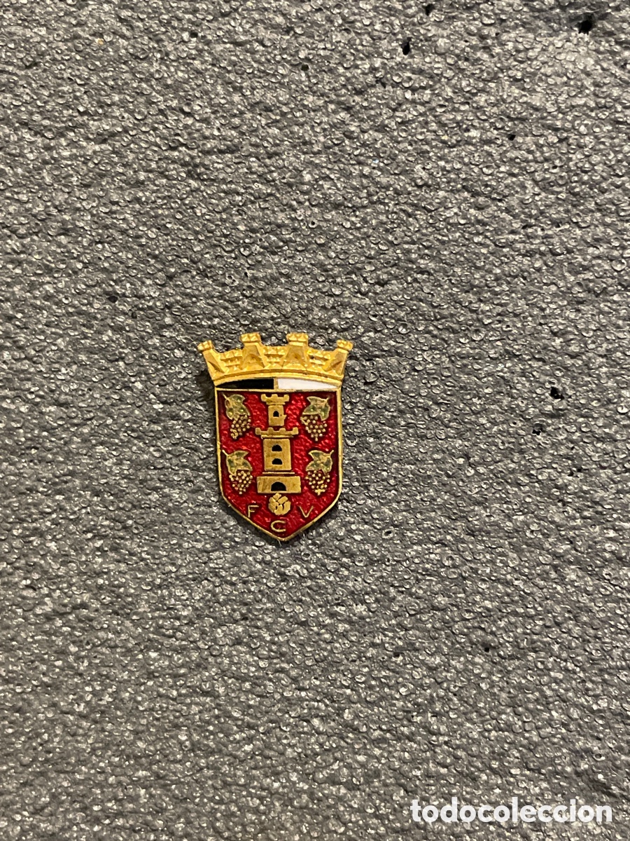 Coleccionismo deportivo: Pin 56 F.C. VINHAIS - Vinhais