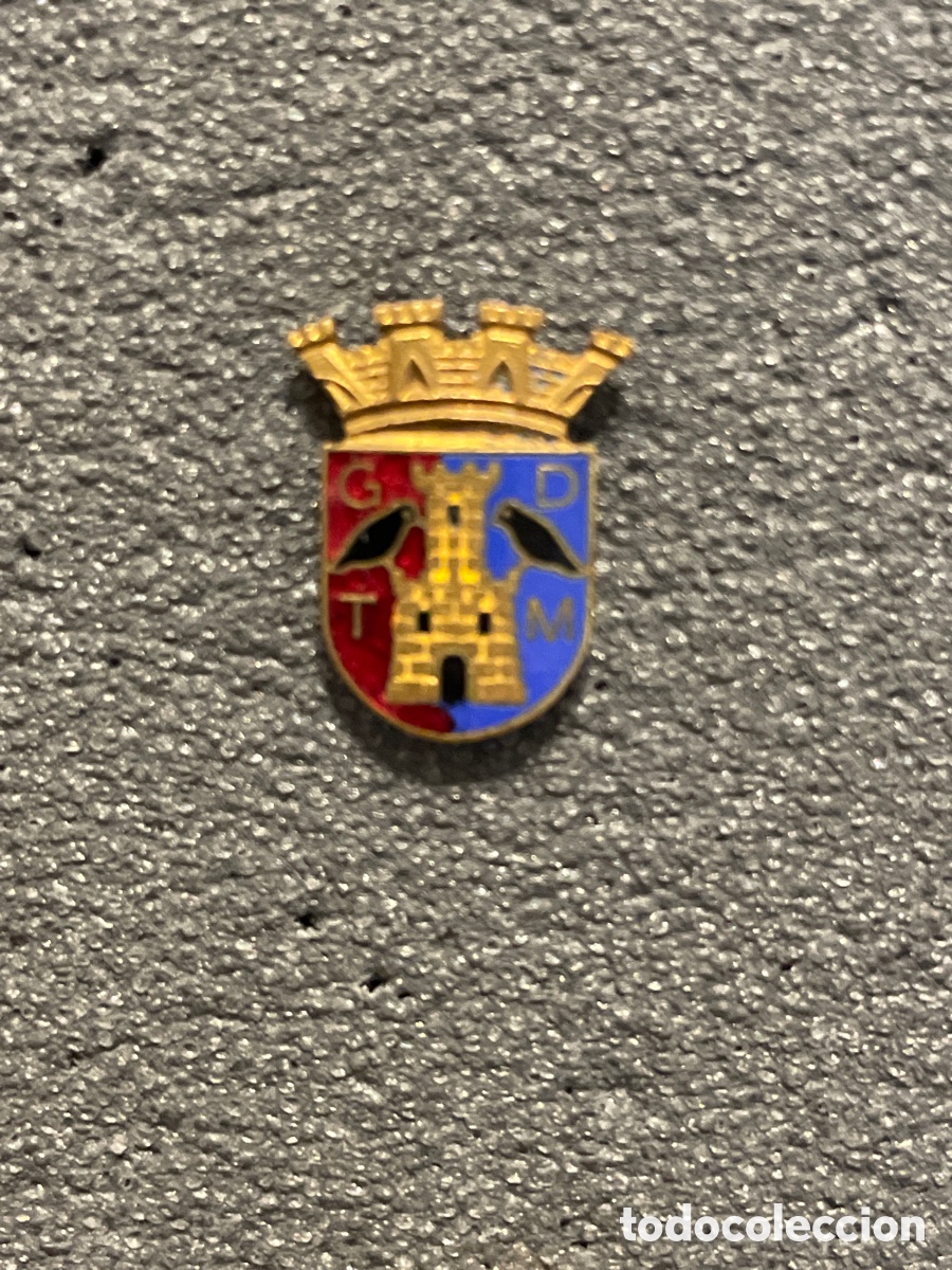 Coleccionismo deportivo: Pin 60 G.D. TORRE DE MONCORVO - Torre de Moncorvo