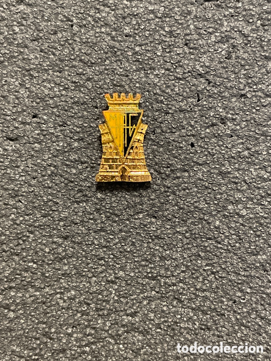 Coleccionismo deportivo: Pin 63 MOURA ATCO. CLUBE - Moura