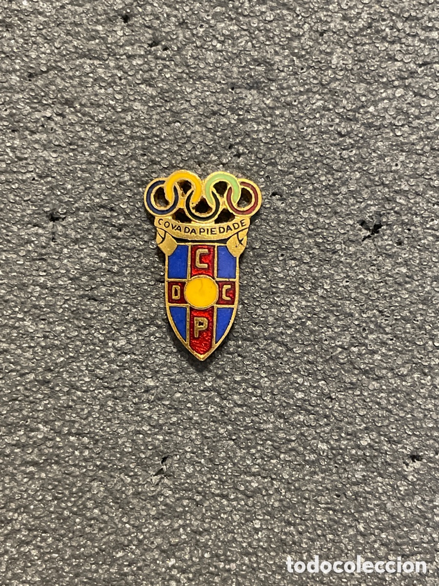 Coleccionismo deportivo: Pin 65 C.D. COVA DA PIEDADE - Cova da Piedade