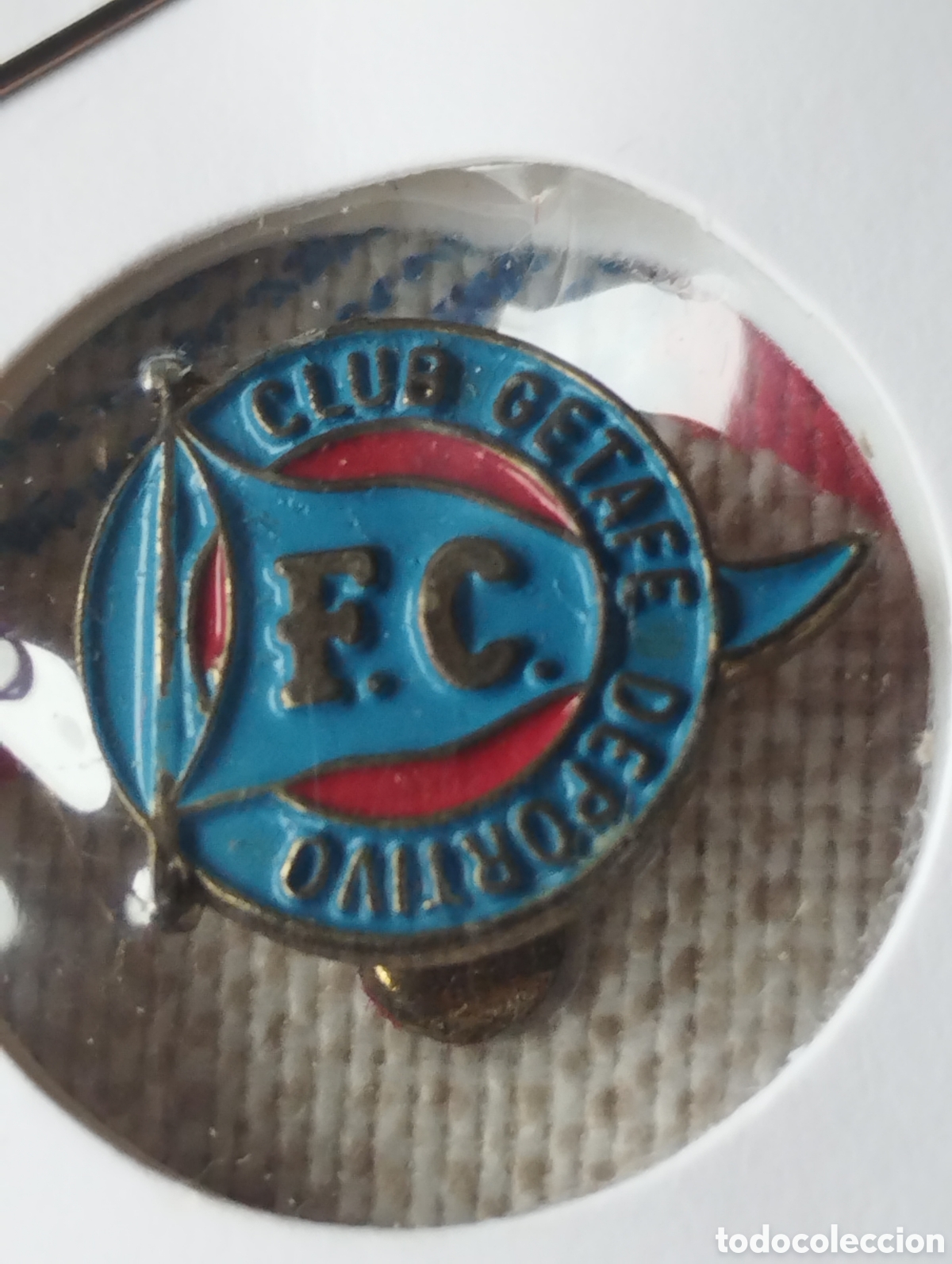 Coleccionismo deportivo: Ins&iacute;gnia de solapa Club Deportivo Getafe