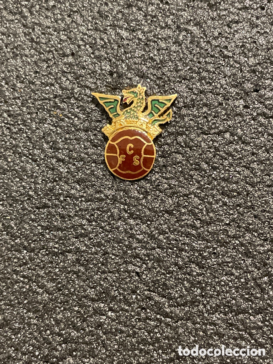 Coleccionismo deportivo: Pin 80 F.C. SERPA - Serpa