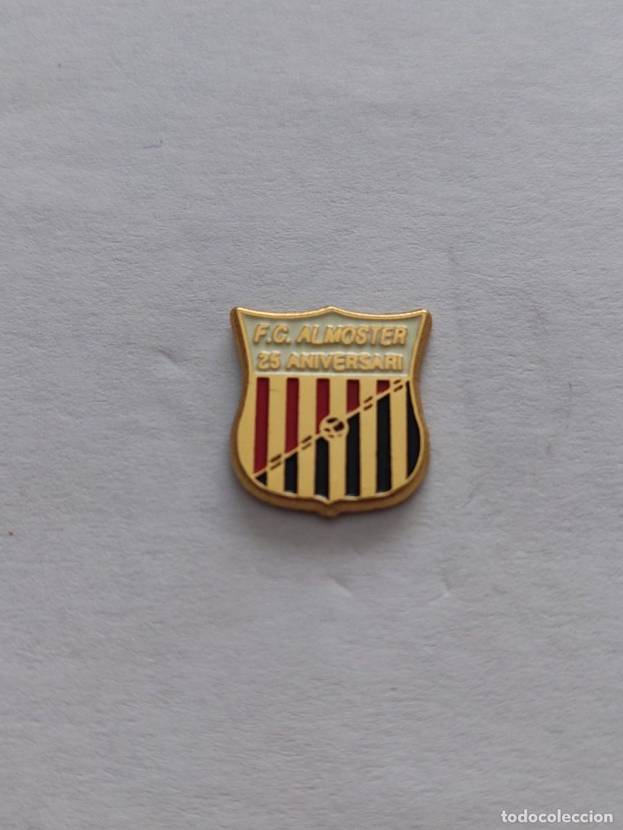 Coleccionismo deportivo: PIN FUTBOL - F.C. ALMOSTER (TARRAGONA) 25 ANIVERSARIO