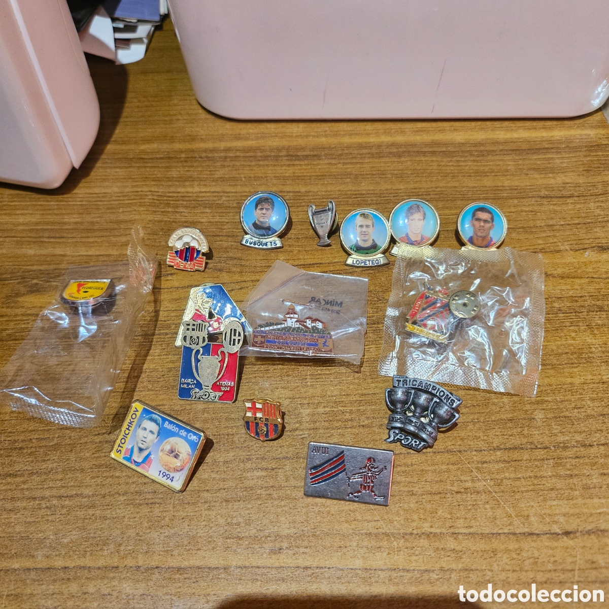 Coleccionismo deportivo: Coleccion pins Bar&ccedil;a a&ntilde;os 90 - Foto 1