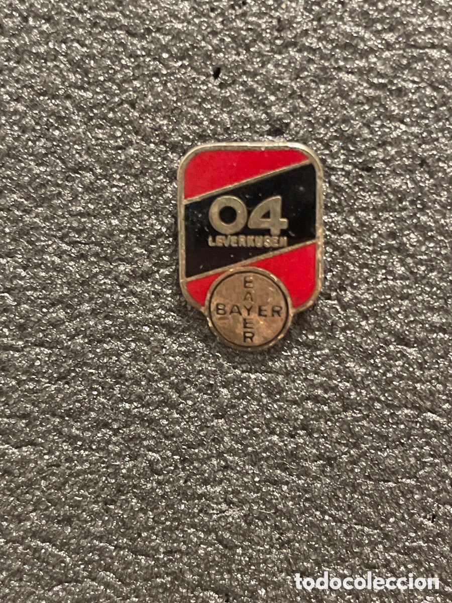 Coleccionismo deportivo: Pin 8 BAYER 04 LEVERKUSEN - Leverkusen