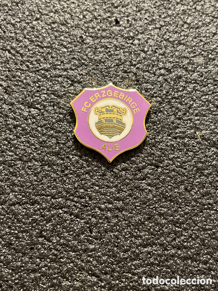 Coleccionismo deportivo: Pin 59 F.C. ERZGEBIRGE AUE - Aue