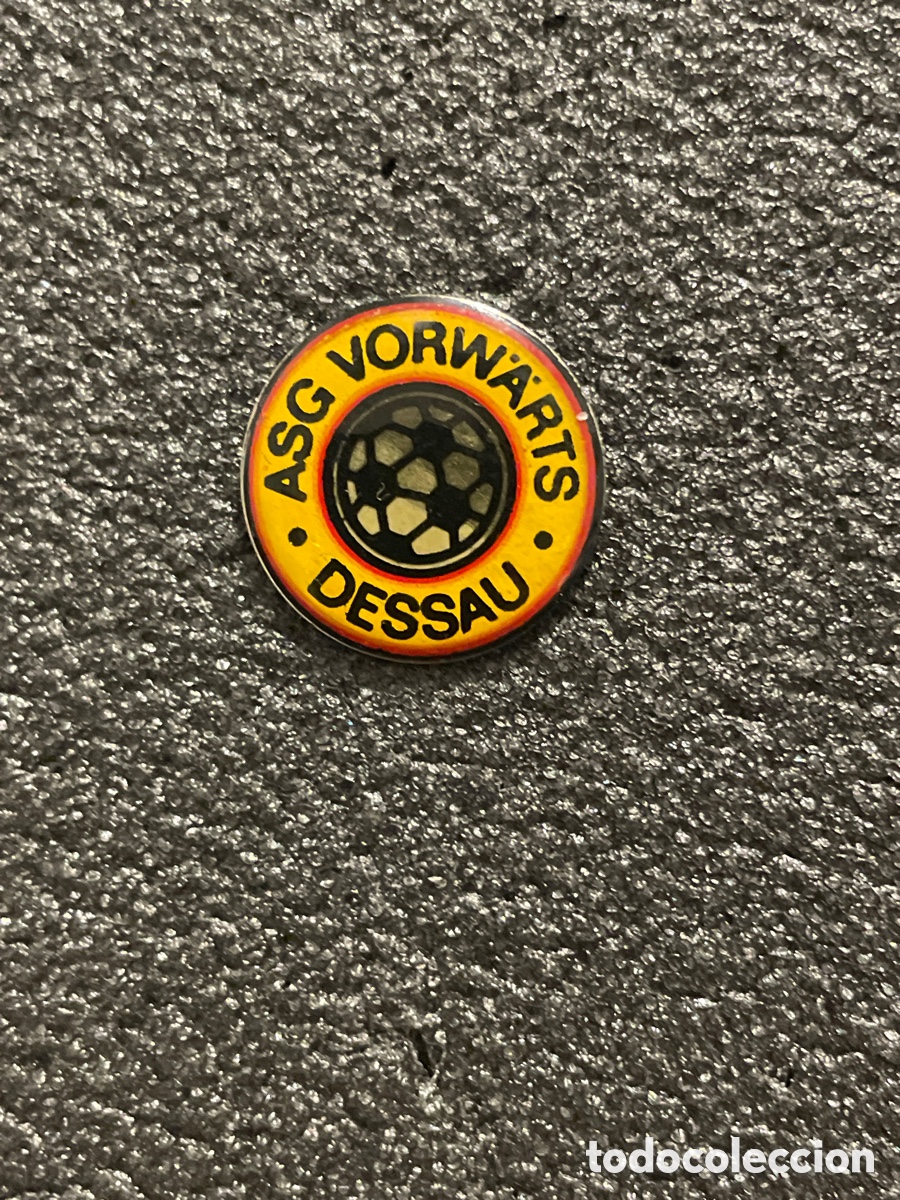 Coleccionismo deportivo: Pin 83 A.S.G. VORWARTS DESSAU - Dessau
