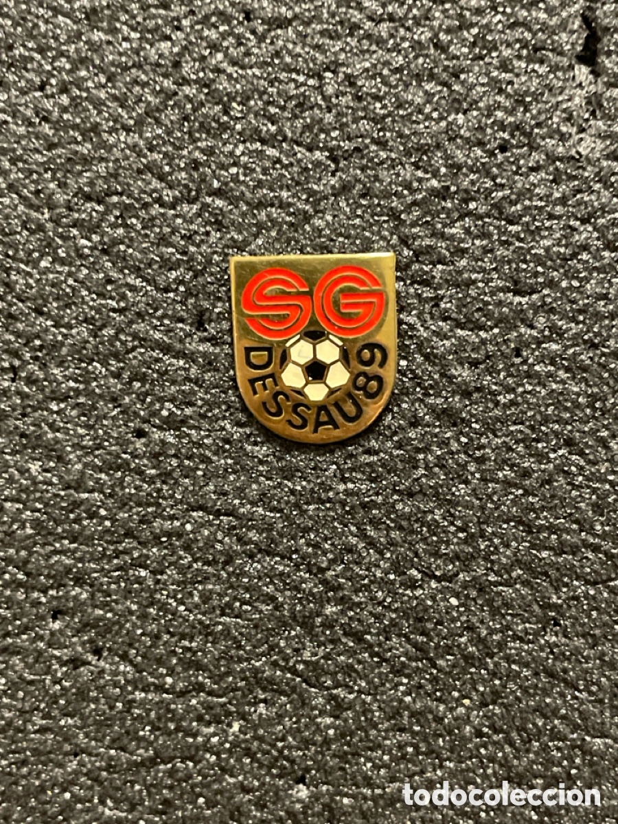 Coleccionismo deportivo: Pin 86 S.G. DESSAU 89 - Dessau