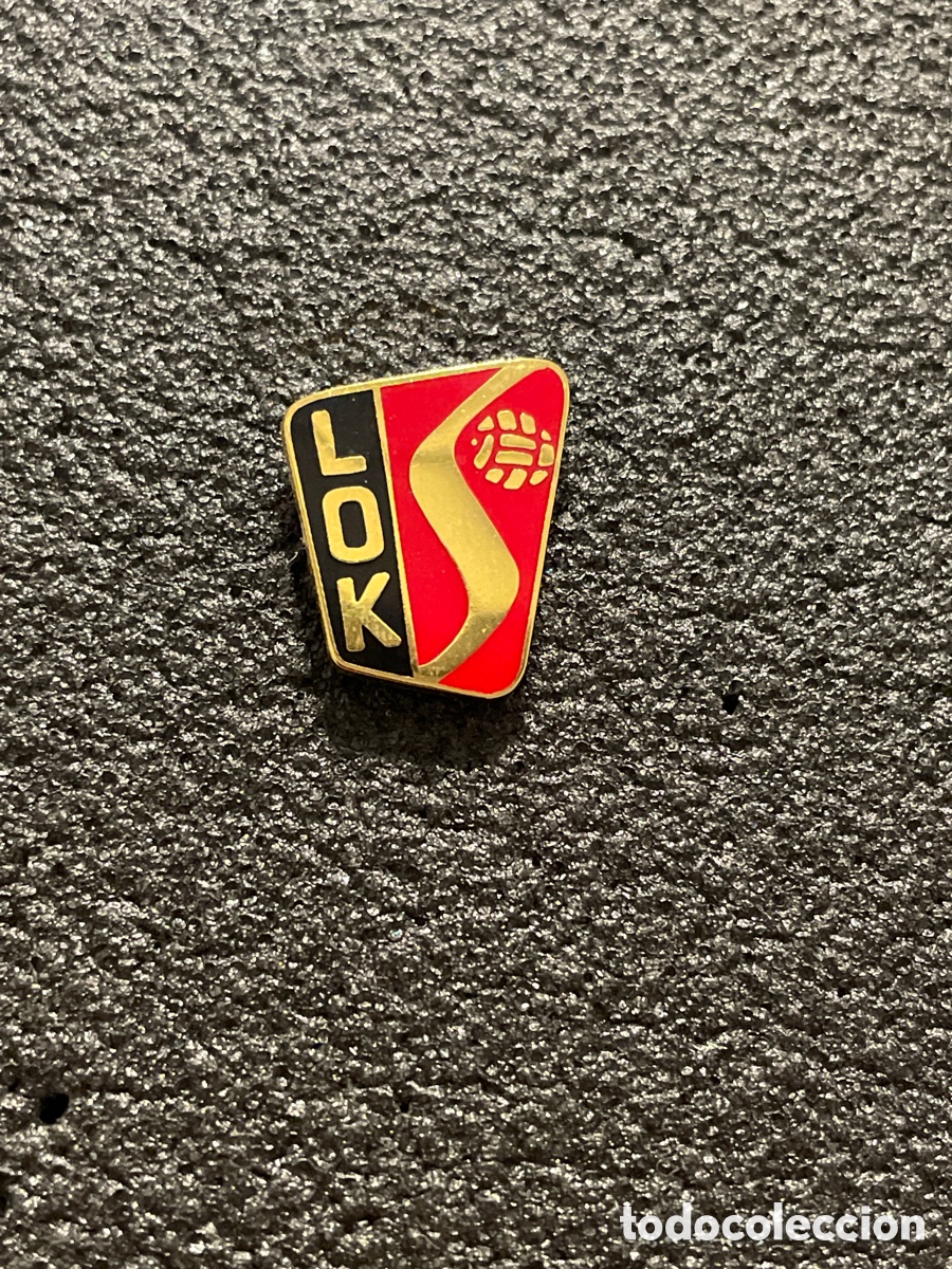 Coleccionismo deportivo: Pin 92 BSG LOKOMOTIVE STENDAL - Stendal