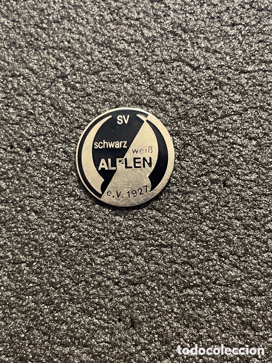 Coleccionismo deportivo: Pin 122 S.V. SCHWARZ WEISS ALFEN - Alfen