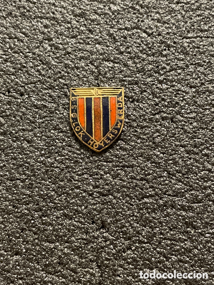 Coleccionismo deportivo: Pin 152 BSG LOKOMOTIVE HOYERSWERDA - Hoyerswerda