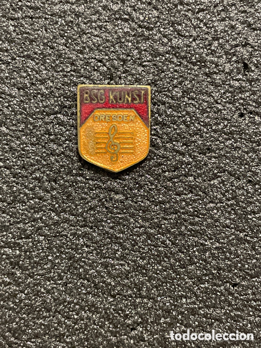 Coleccionismo deportivo: Pin 168 BSG KUNST FRESDEN - Dresde
