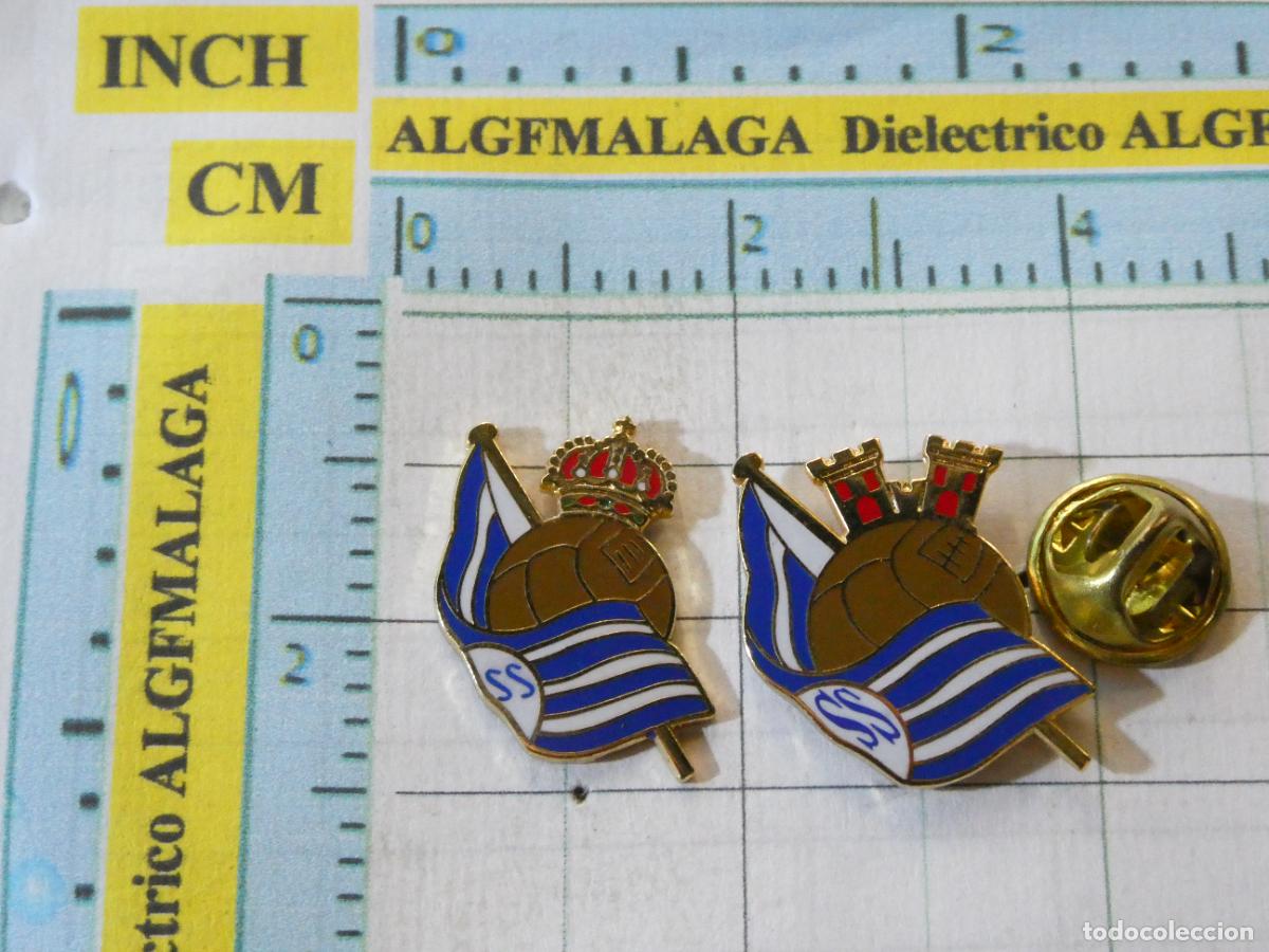 Coleccionismo deportivo: 2 PINS DE DEPORTES. FUTBOL REAL SOCIEDAD SAN SEBASTIAN. CORONA ANTIGUA MODERNA. ESCUDO EQUIPO