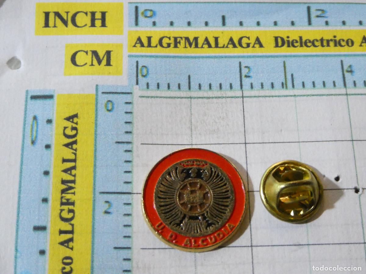 Coleccionismo deportivo: PIN DE DEPORTES. FUTBOL. UNION DEPORTIVA ALCUDIA MALLORCA. ESCUDO EQUIPO
