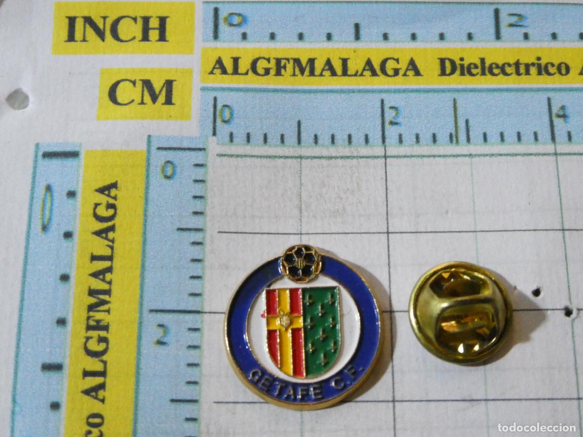 Coleccionismo deportivo: PIN DE DEPORTES. FUTBOL. GETAFE CF. MEDIANO. ESCUDO EQUIPO