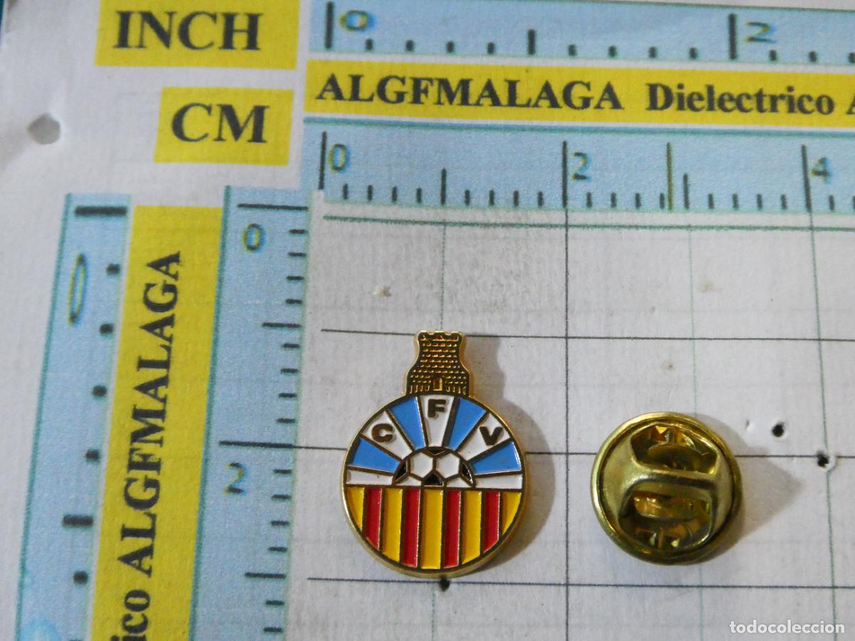 Coleccionismo deportivo: PIN DE DEPORTES. FUTBOL. CF VILANOVA I LA GELTRU BARCELONA. ESCUDO EQUIPO