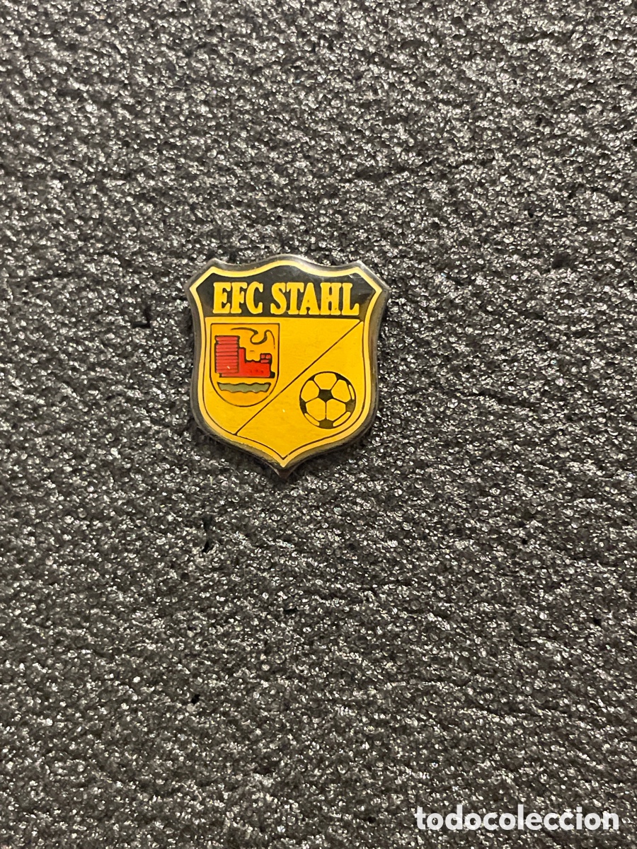 Coleccionismo deportivo: Pin 188 E.F.C. STAHL - Eisenhuttenstadter