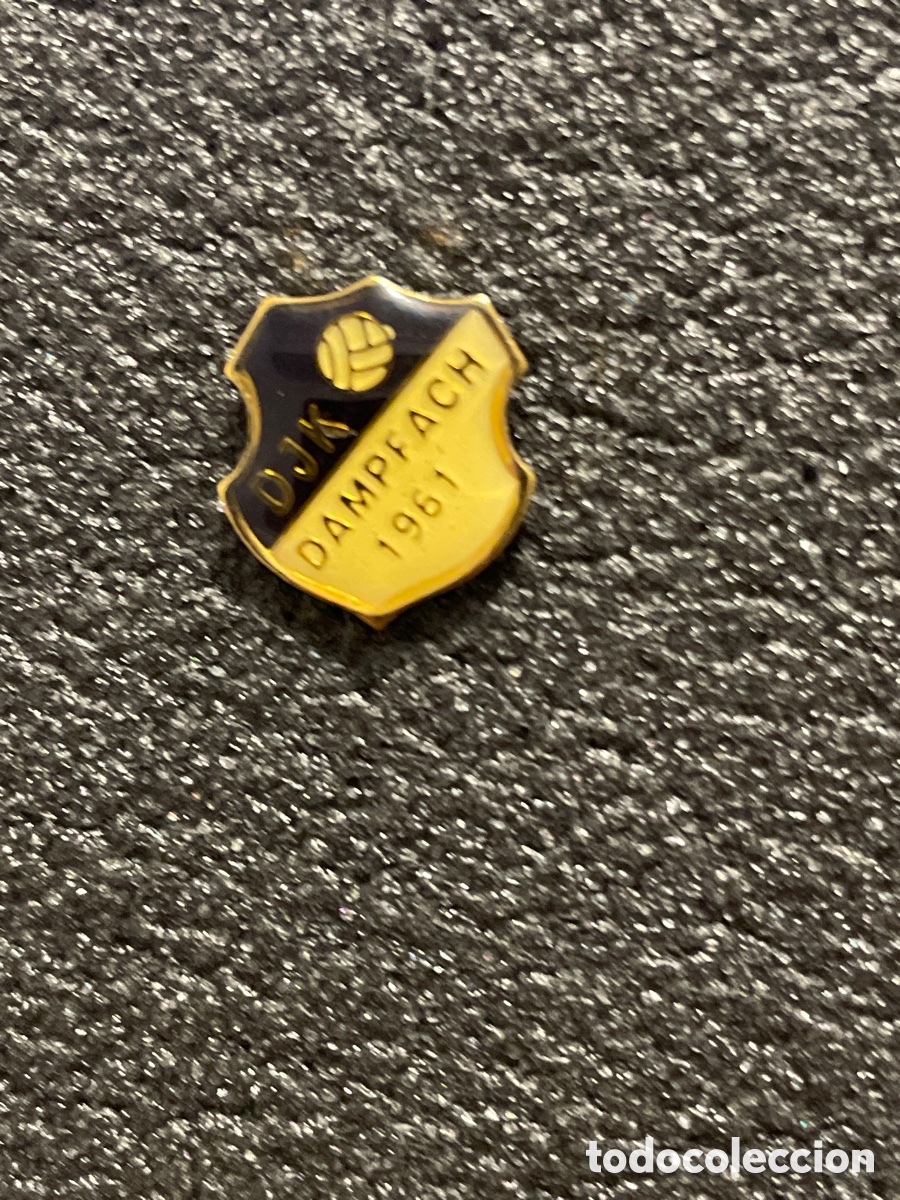 Coleccionismo deportivo: Pin 196 DJK DAMPFACH - Wonfurt