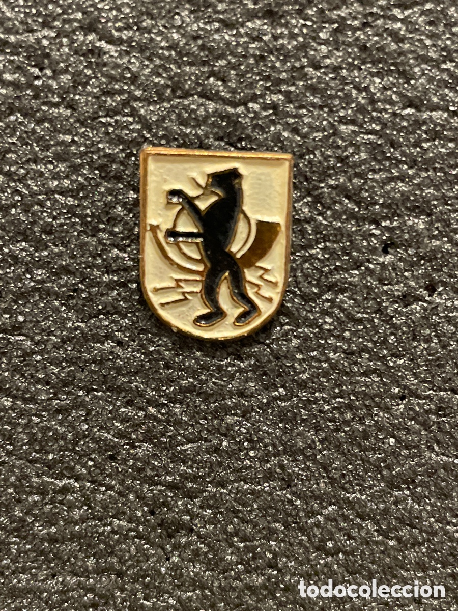 Coleccionismo deportivo: Pin 204 BSG POST BERLIN - Berlin