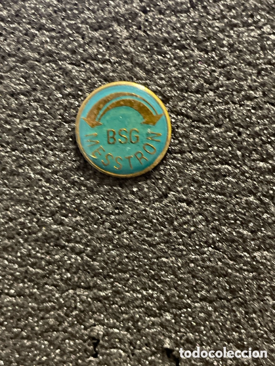 Coleccionismo deportivo: Pin 211 BSG MESSTRON MAGDEBURG - Magdeburgo