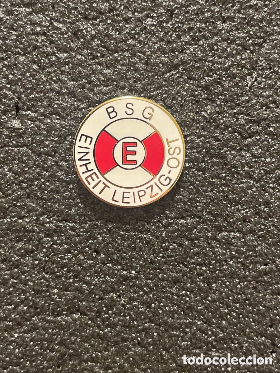 Coleccionismo deportivo: Pin 239 BSG EINHEIT LEIPZIG OST - Leipzig - Foto 1