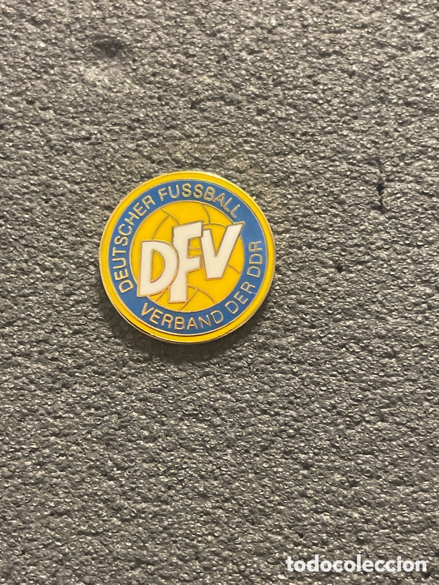 Coleccionismo deportivo: Pin 302 DEUTSCHER FUSSBALL VERBAND der DDR - FEDERACION DE FUTBOL DE ALEMANIA ORIENTAL