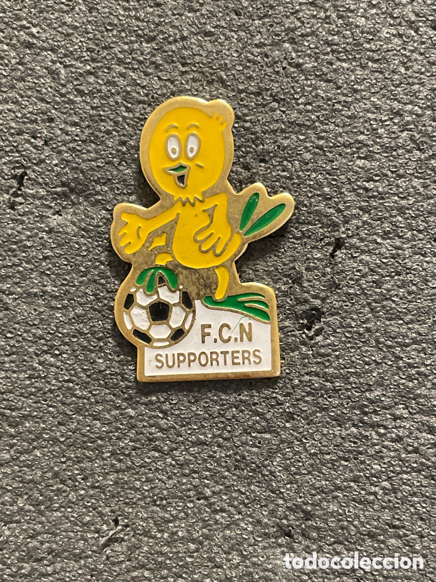 Coleccionismo deportivo: Pin 18 F.C. NANTES - Nantes