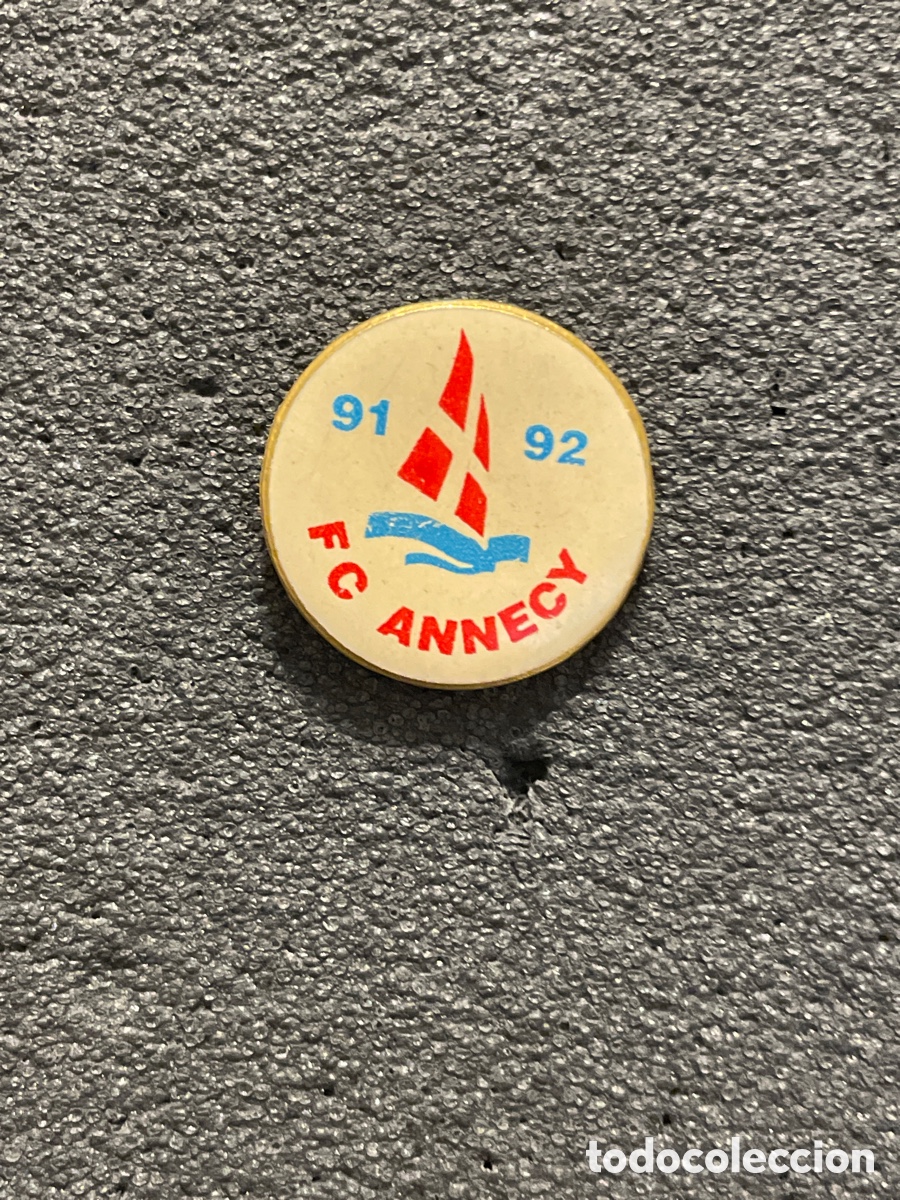 Coleccionismo deportivo: Pin 20 F.C. ANNECY - Annecy