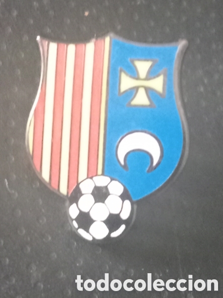 Coleccionismo deportivo: PIN F&Uacute;TBOL RIBARROJA C F.
