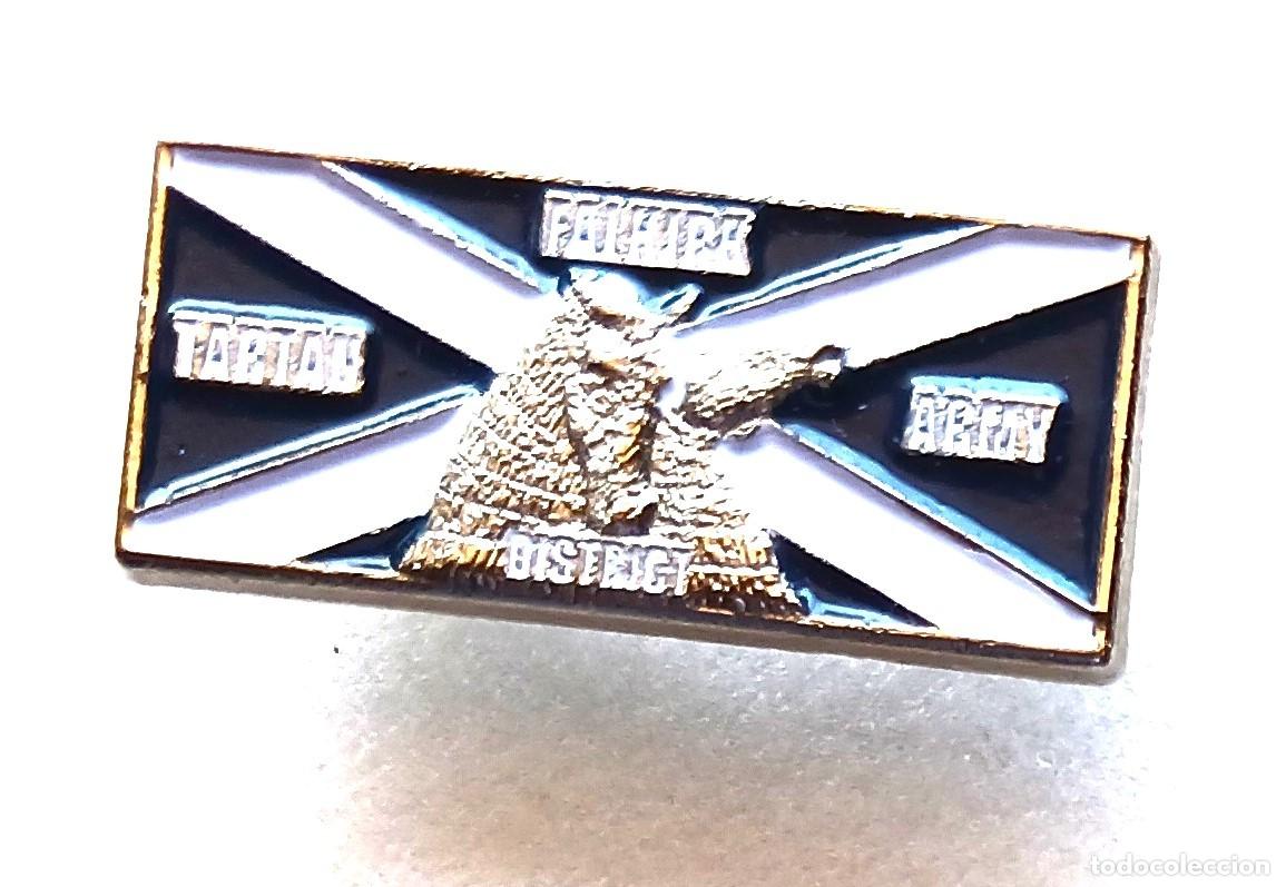 Coleccionismo deportivo: SCOTLAND FOOTBALL ULTRA SUPPORTERS TARTAN ARMY FALKIRK PIN INSIGNIA METAL ANTIGUA BADGE SPE74