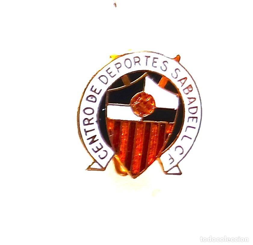 Coleccionismo deportivo: CENTRO DEPORTES SABADELL CENTRE D' SPORTS PIN INSIGNIA METAL ESMALTE FUEGO ALFILER CUIDADA SPE79